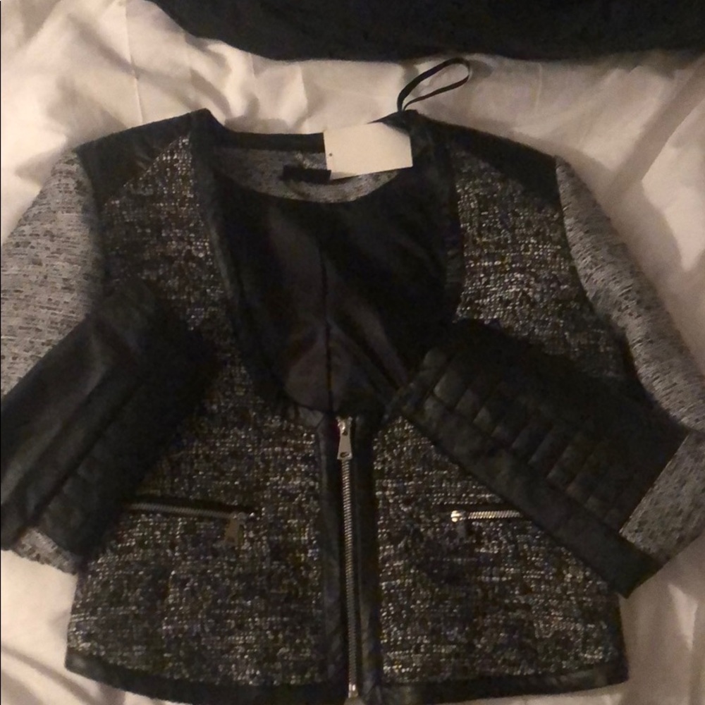 Fashion forward low cut blazer